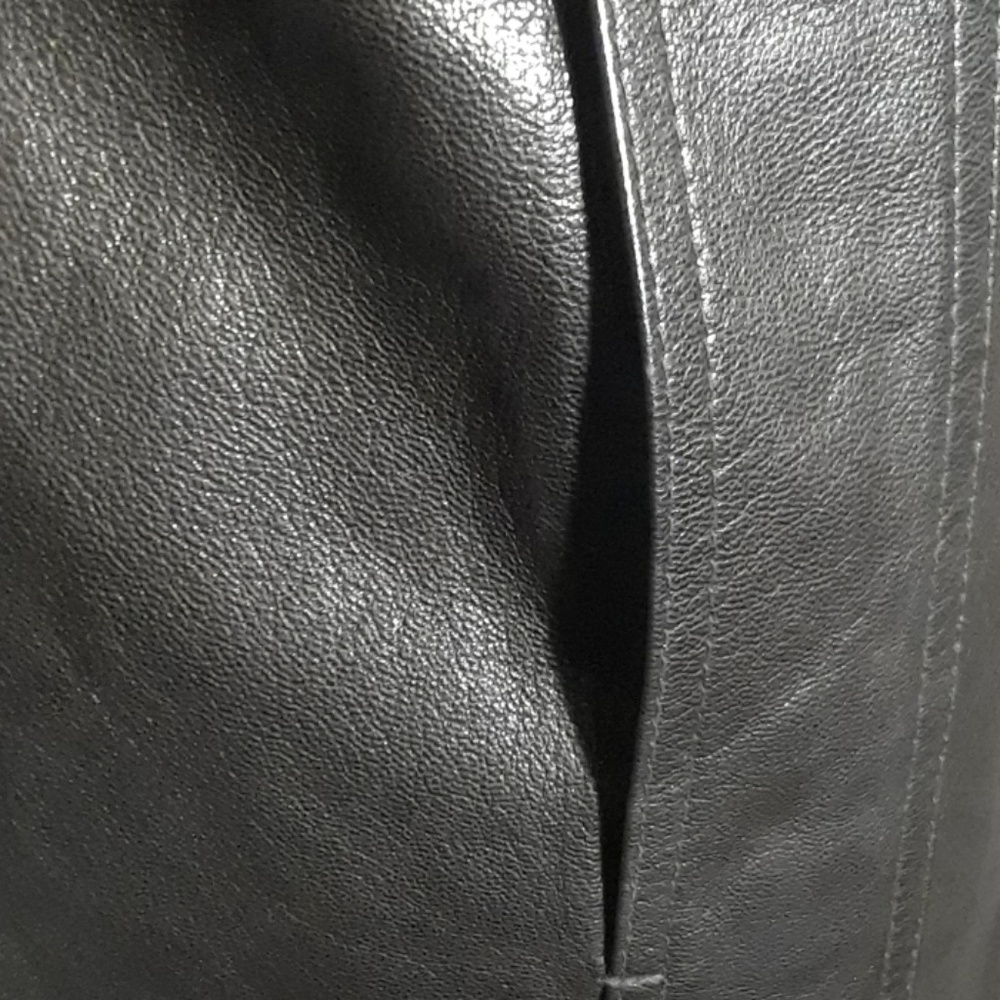 Leather jacket - Picture 7 of 8